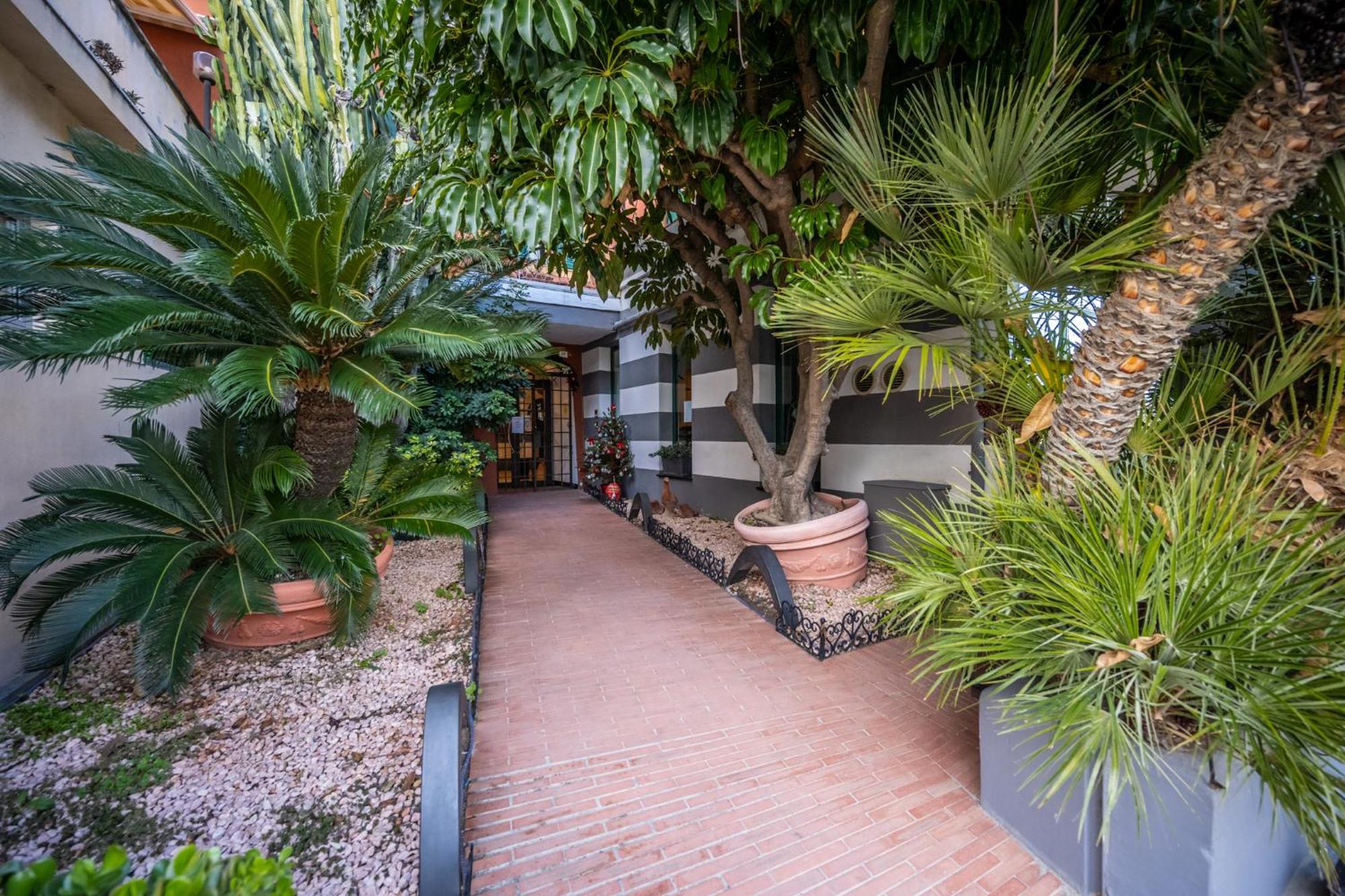 Le Terrazze Aparthotel Alassio Luaran gambar
